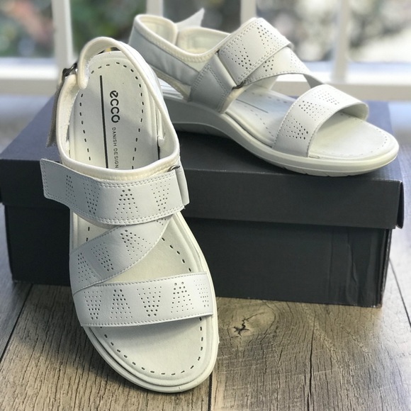 NWT ECCO Soft 5 Cross Strap Sandal White W AUTHENT - Picture 7 of 8